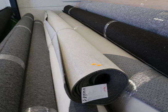 1 rulle gulvtæppe CARNI