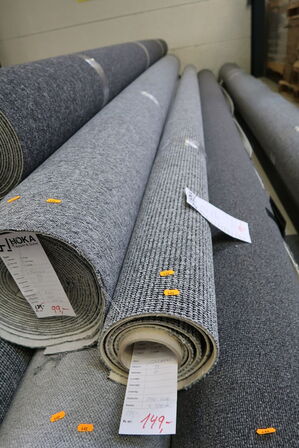 1 rulle gulvtæppe CARMEN