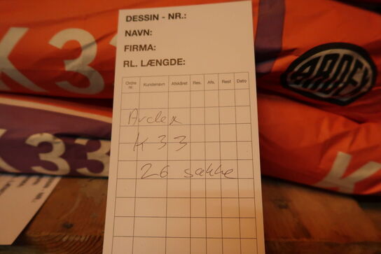 Palle med gulvspartelmasse ARDEX K 33