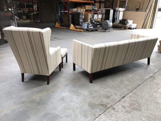 Erik Jørgensen sofa, model EJ 380 samt højrygget lænestol med skammel (MOMSFRI)