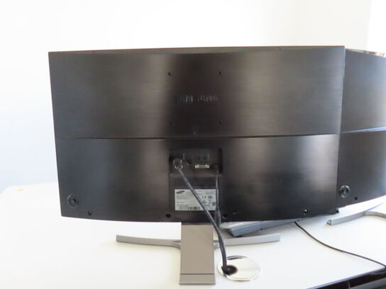 2 stk.  27" monitorer, Samsung S27D590C, tastatus og mus