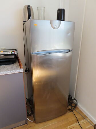 Køleskab m. fyser, Indesit DF02