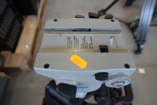 Kamera tripod VINTEN Vision 11 / SACHTLER carbon base