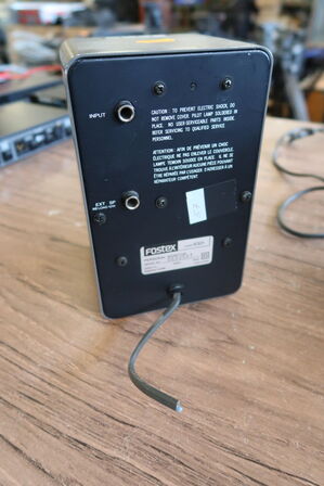 2 stk. Aktive monitors FOSTEX 6301