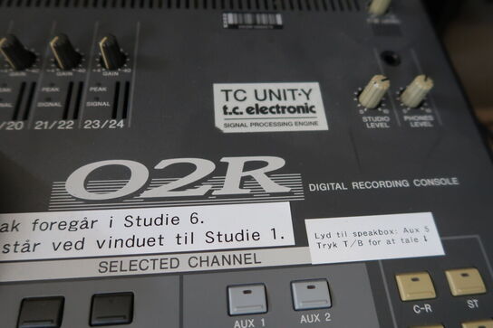 Digitalmixer YAMAHA 02R