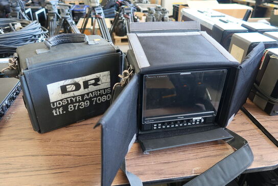 2 stk. 9" Fieldmonitors TVLOGIC LVM-091W