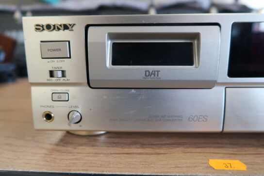 DAT båndoptager SONY DTC-60ES