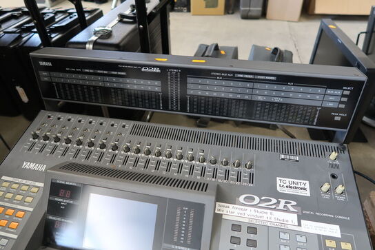 Digitalmixer YAMAHA 02R
