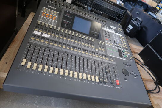 Digitalmixer YAMAHA 02R