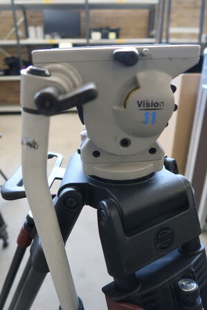 Kamera tripod VINTEN Vision 11 / SACHTLER carbon base