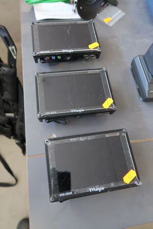 3 stk. 5,6" Videomonitors TVLOGIC VMF-056W
