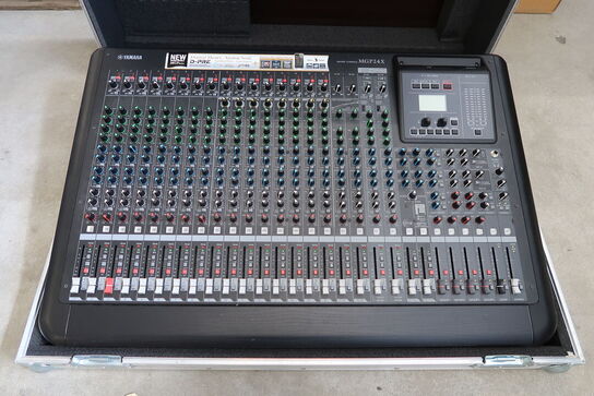 Mixerpult YAMAHA MGP24X i flightcase
