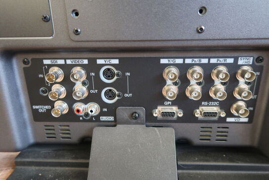2 stk. 17" Monitors PANASONIC BT-LH1700WE