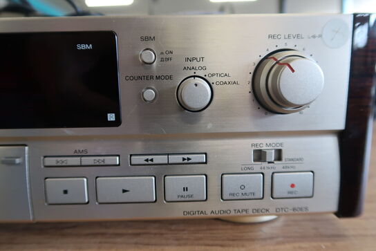DAT båndoptager SONY DTC-60ES