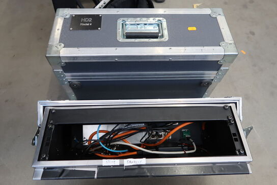 2 stk. 19" Racks med Power distribution og signal panel