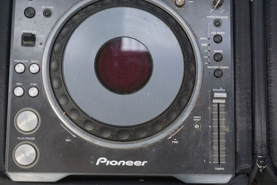 DJ pult DVJ-1000