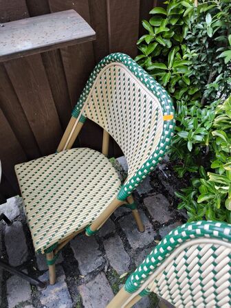 2 stk. café fletstole ZEDERKOF Alicante samt cafébord