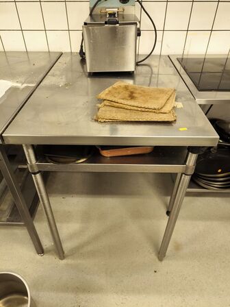 Bord i rustfri stål