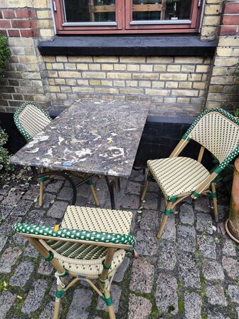 3 stk. café fletstole ZEDERKOF Alicante samt rustikt bord
