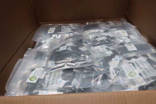 22 kasser med strips samt tape