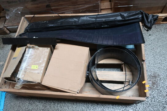 Palle med solcellepaneler m.m.