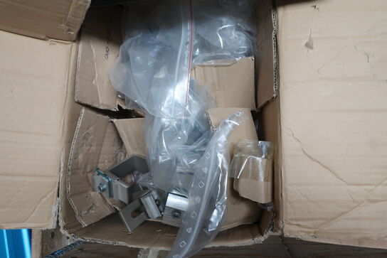 Palle med solcellepaneler m.m.