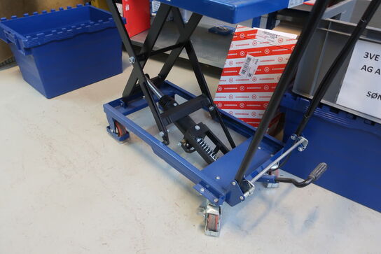 Løftevogn NH LB150