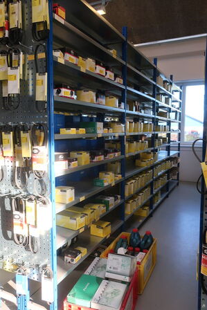 Varelager for 1.152.333,- ekskl. moms i kostpris samt alt lagerinventar