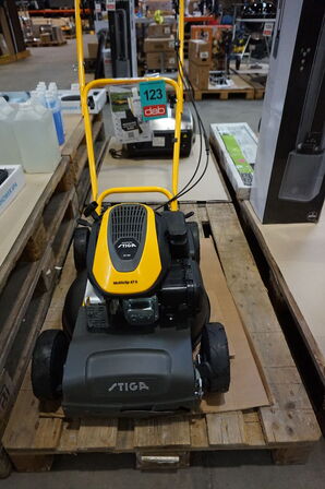 Stiga  Multiclip 47 S Benzin-plæneklipper - 45 cm 