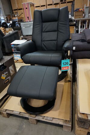 Boss lænestol inkl. fodskammel - sort kunstlæder