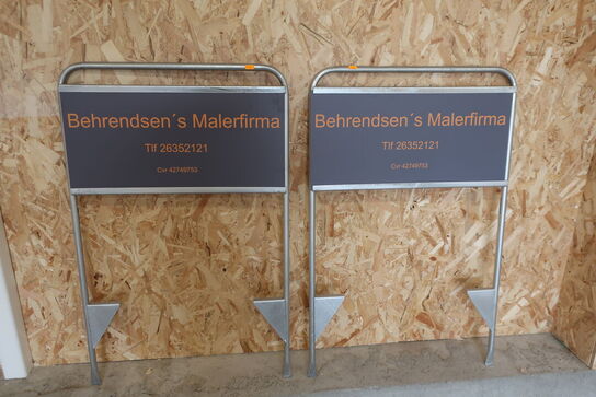 2 stk. skilte