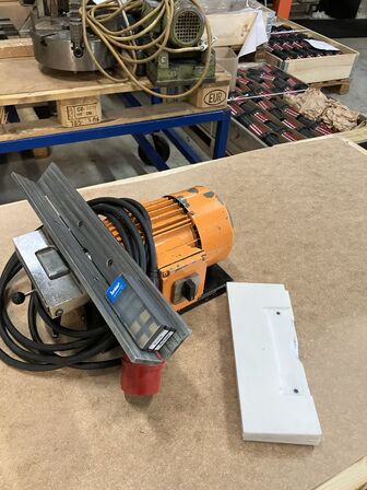 Kantreifemaskine med platter PAKMA