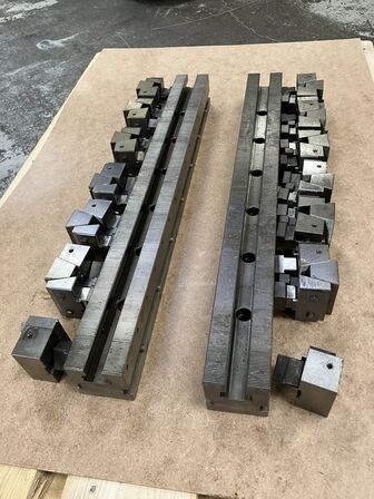 2 stk. Multi skruestik. Skruestiks skinne 75x75x730 m. 7 spænde enheder