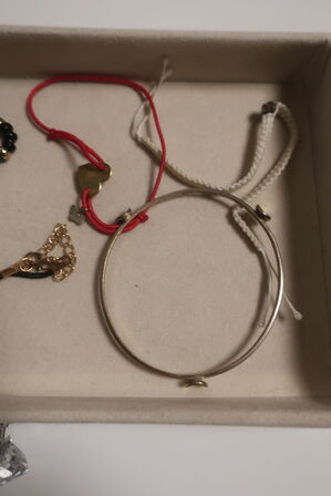 Armbånd og halskæde