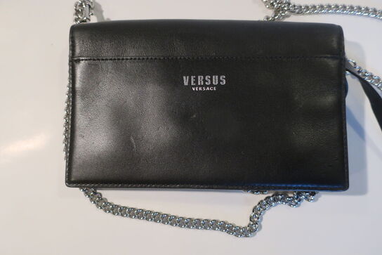 Skuldertaske VERSUS VERSAGE