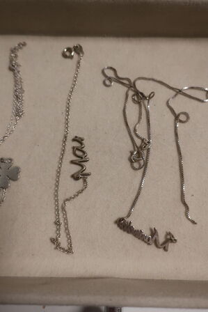 Halskæder og armbånd