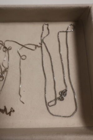 Halskæder og armbånd