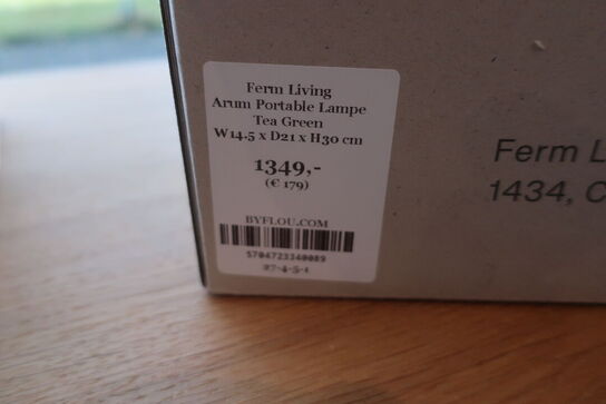 Bordlampe FERM LIVING Arum 