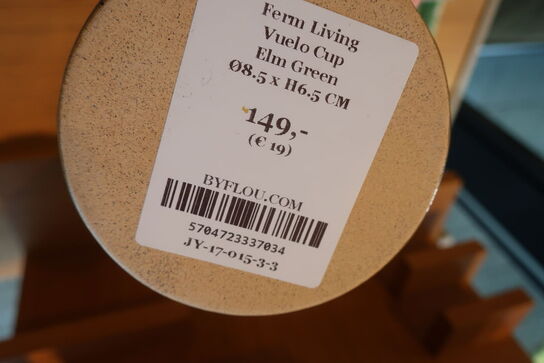 2 stk. æsker samt 2 stk. kopper 