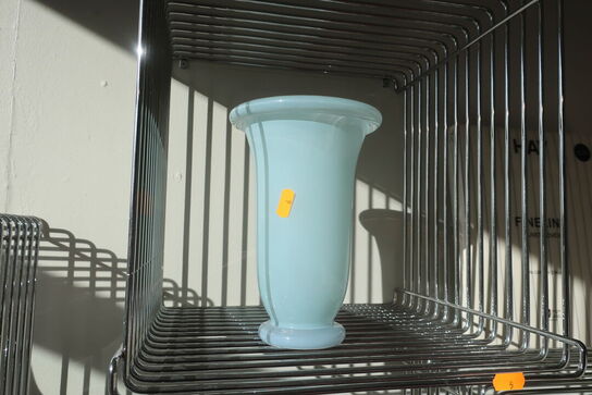 2 stk. håndklæder, kop, vase samt sengetøj