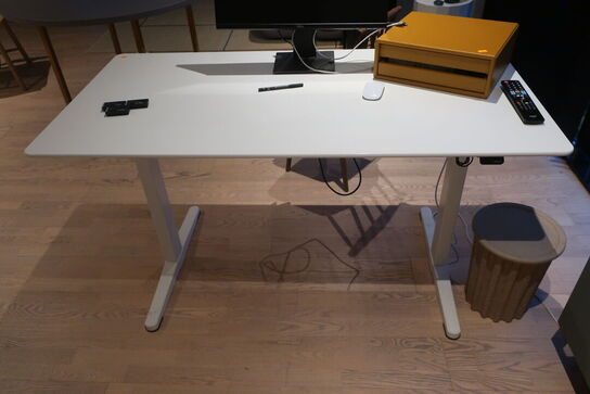 El. hæve/sænke skrivebord MONTANA 