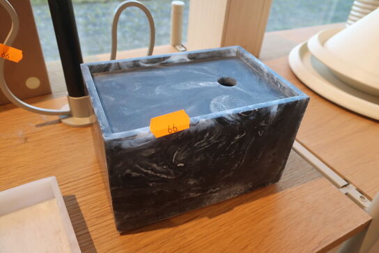 3 stk. æsker, 2 stk. bakker samt lysestage 