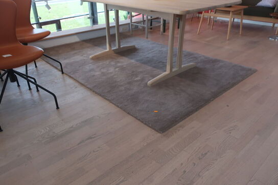 Gulvtæppe FERM LIVING Stille Tufted