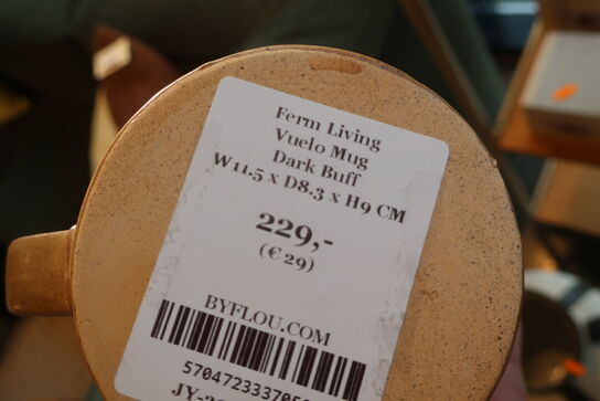 2 stk. æsker samt 2 stk. kopper 