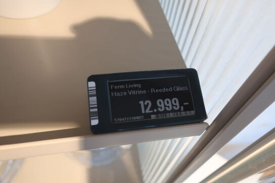 Vitrineskab FERM LIVING Haze Vitrine Reeded Glass