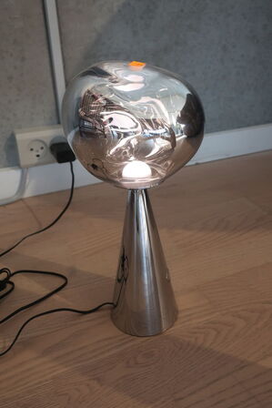 Bordlampe TOM DIXON Melt 