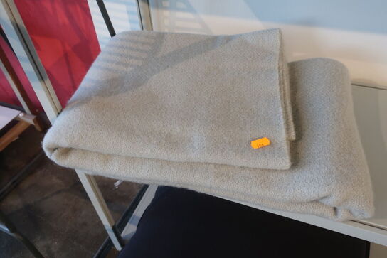 Pude samt tæppe HAY 