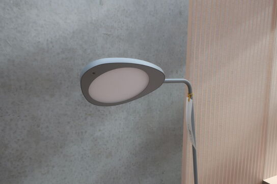 Gulvlampe MUUTO Leaf