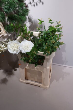 Diverse plastikblomster