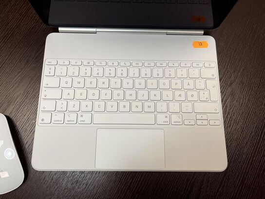 Apple IPAD Air. 4Gen. Med magic tastertur